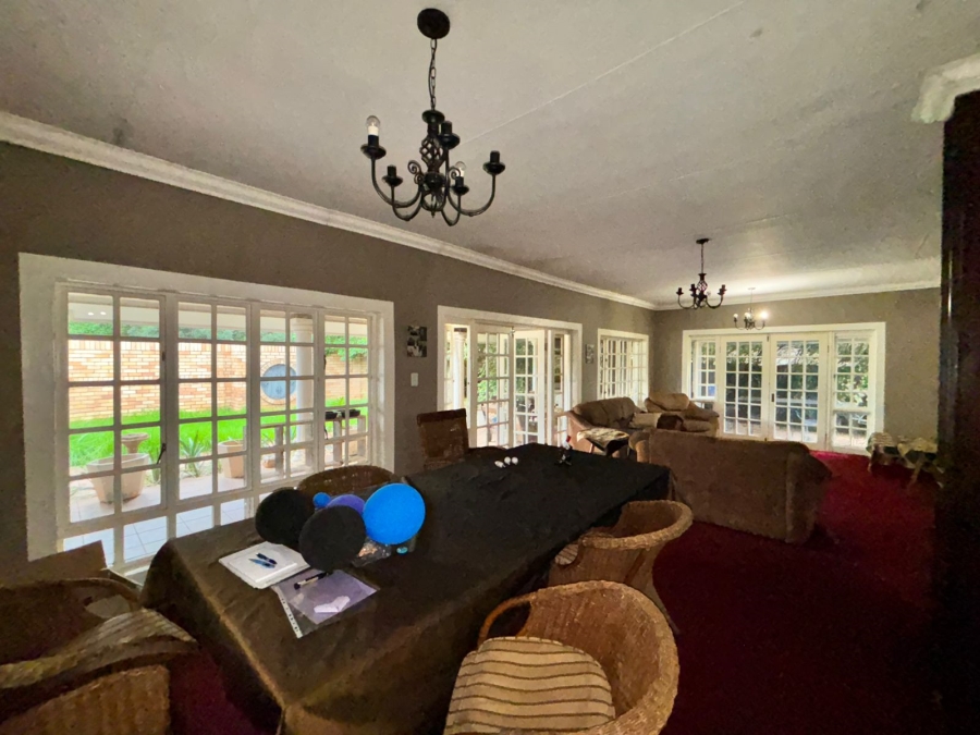 5 Bedroom Property for Sale in Flamwood North West